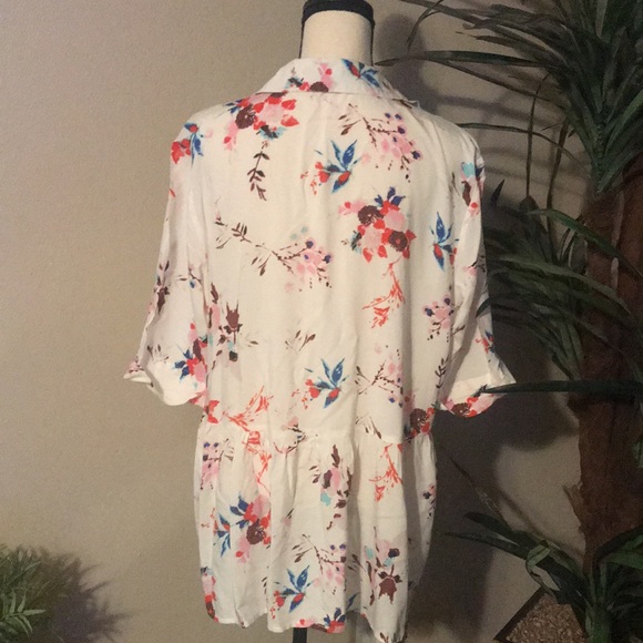 CAFFE MARRAKESH Floral print , buttom down blouse. - Picture 3 of 6